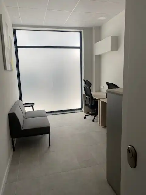 Büro zur Miete in L'Hospitalet de Llobregat mit Klimaanlage, Heizung und Möbliert
