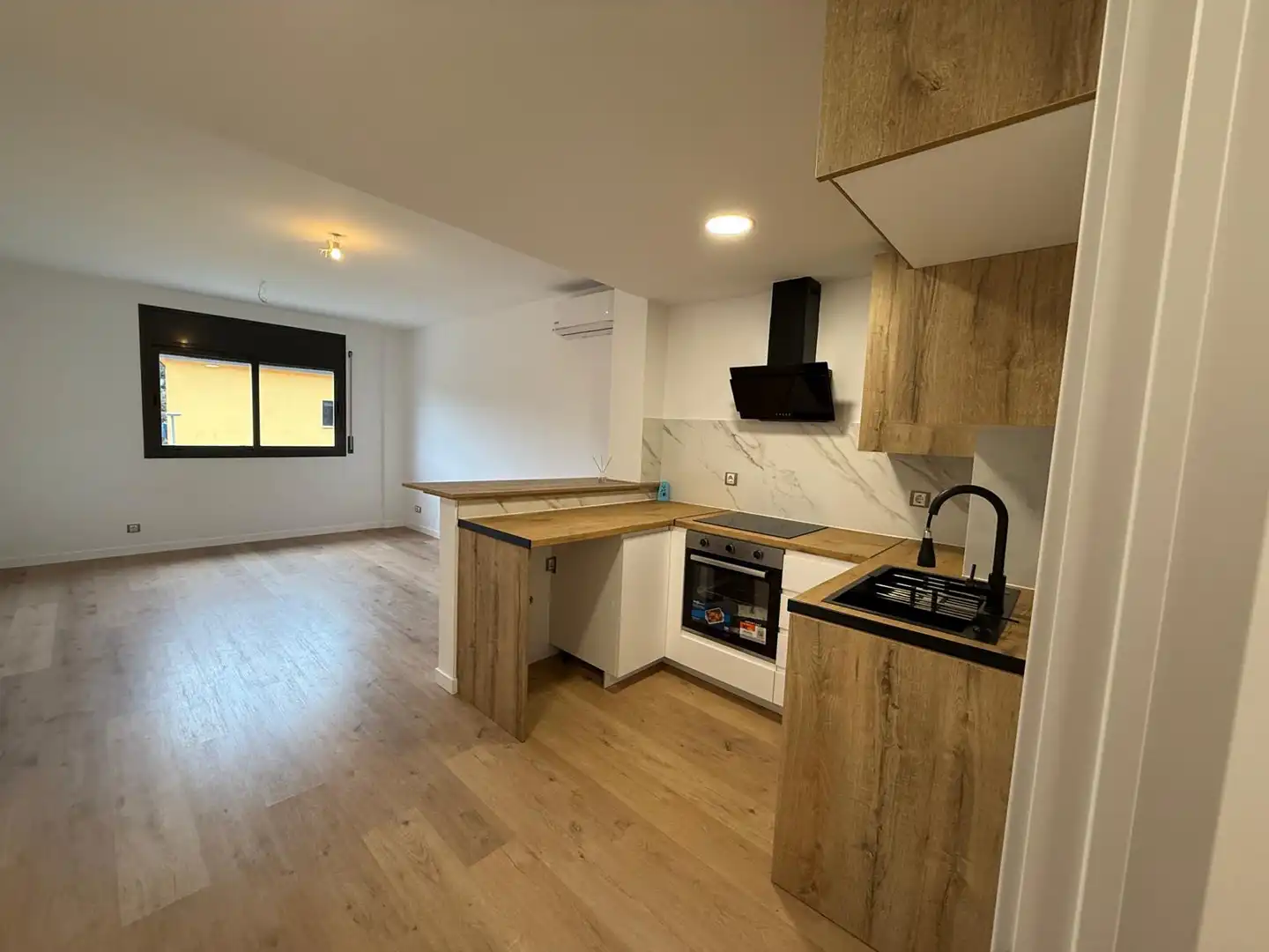 Cocina de Ático en venta en Vilalba Sasserra con Aire acondicionado, Calefacción y Parquet