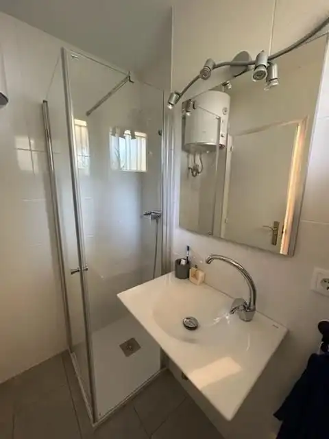 Baño de Apartamento de alquiler en Castell d'Aro, Platja d'Aro i s'Agaró con Terraza, Amueblado y Lavadora