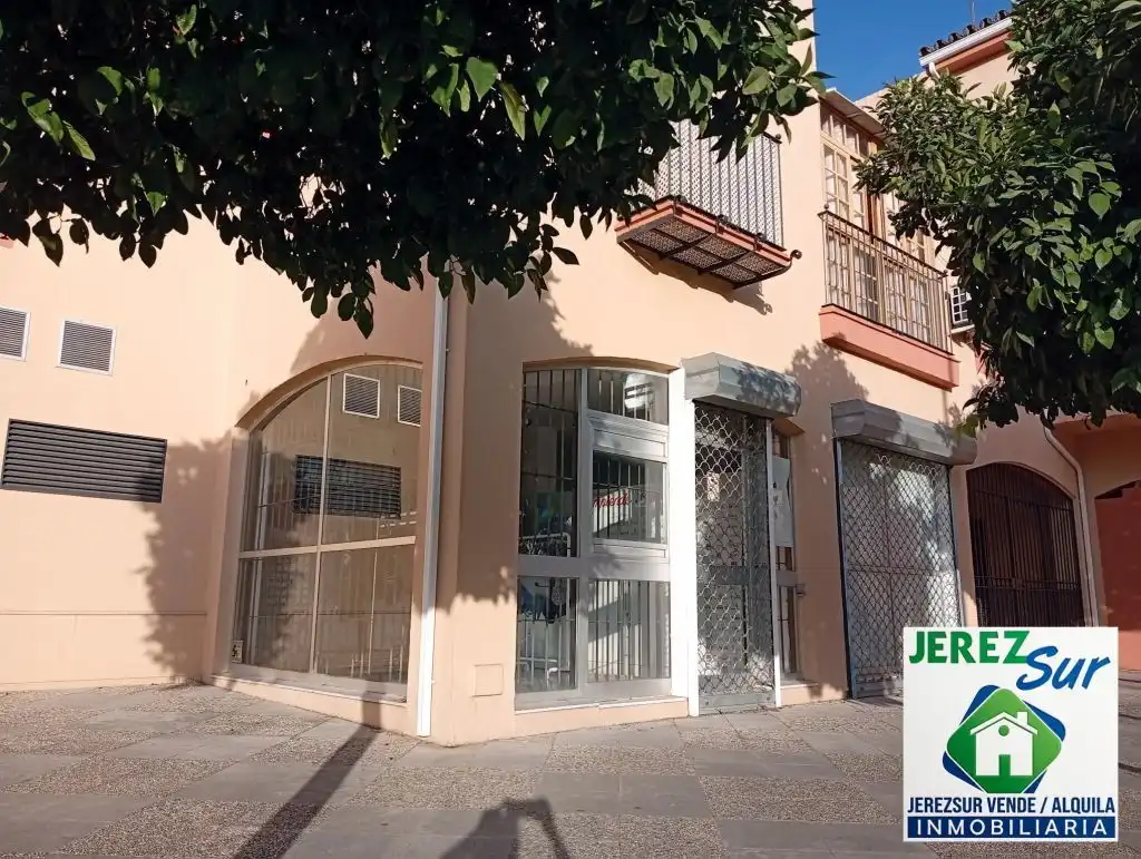 Vista exterior de Local en venda en Jerez de la Frontera