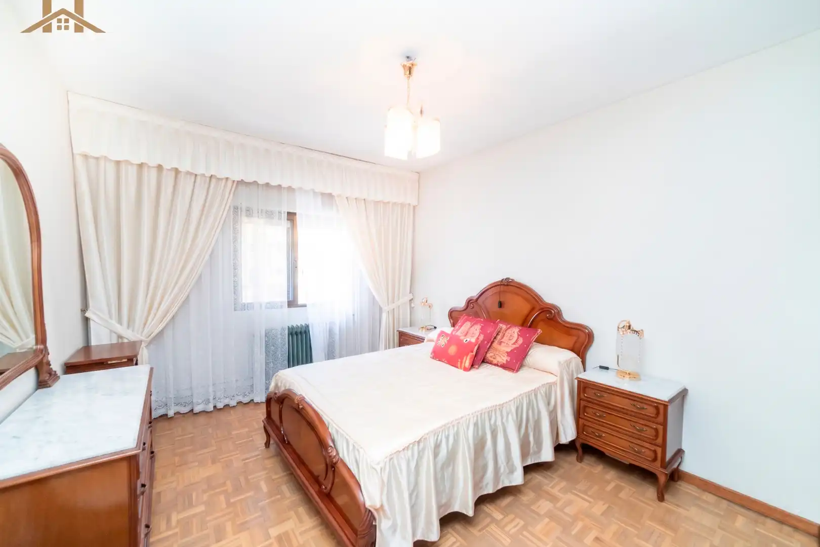 Habitación de Piso en venta en Pozuelo de Alarcón con Calefacción, Terraza y Amueblado