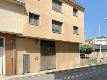 Gemischtgenutztes Gebäude zum Verkauf in Avenida da Mariña