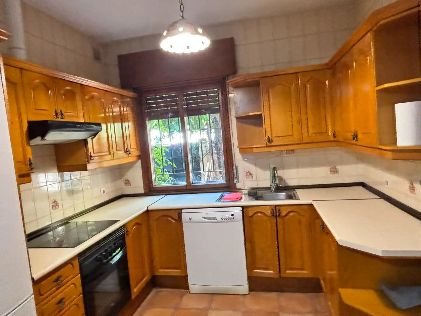 Cuina de Casa o xalet de lloguer en Villaviciosa de Odón amb Aire condicionat, Calefacció i Jardí privat