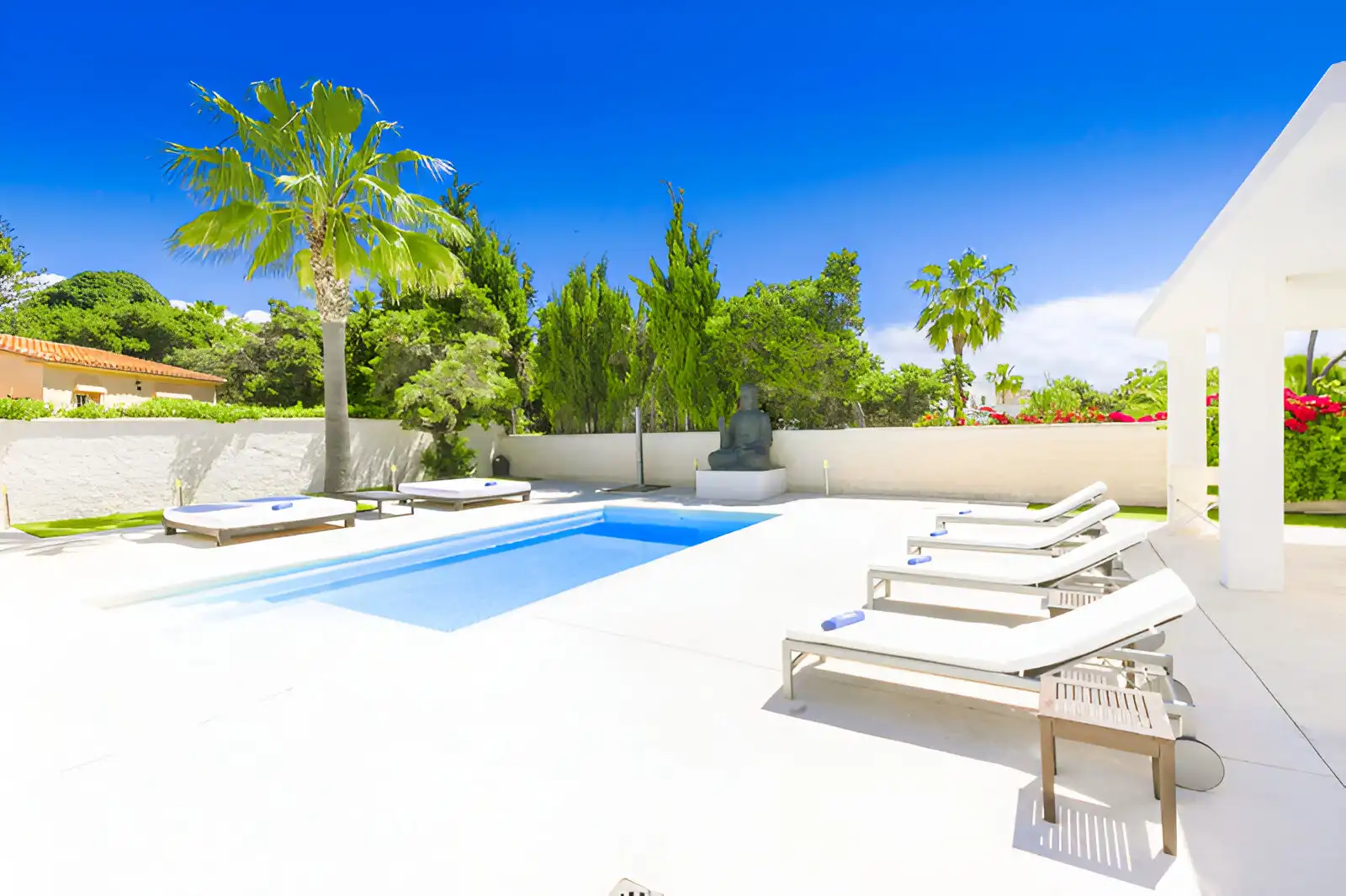 Piscina de Casa o chalet en venta en Marbella con Aire acondicionado, Jardín privado y Terraza