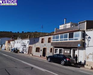 Außenansicht von Wohnung zum verkauf in Alcaraz mit Terrasse und Balkon