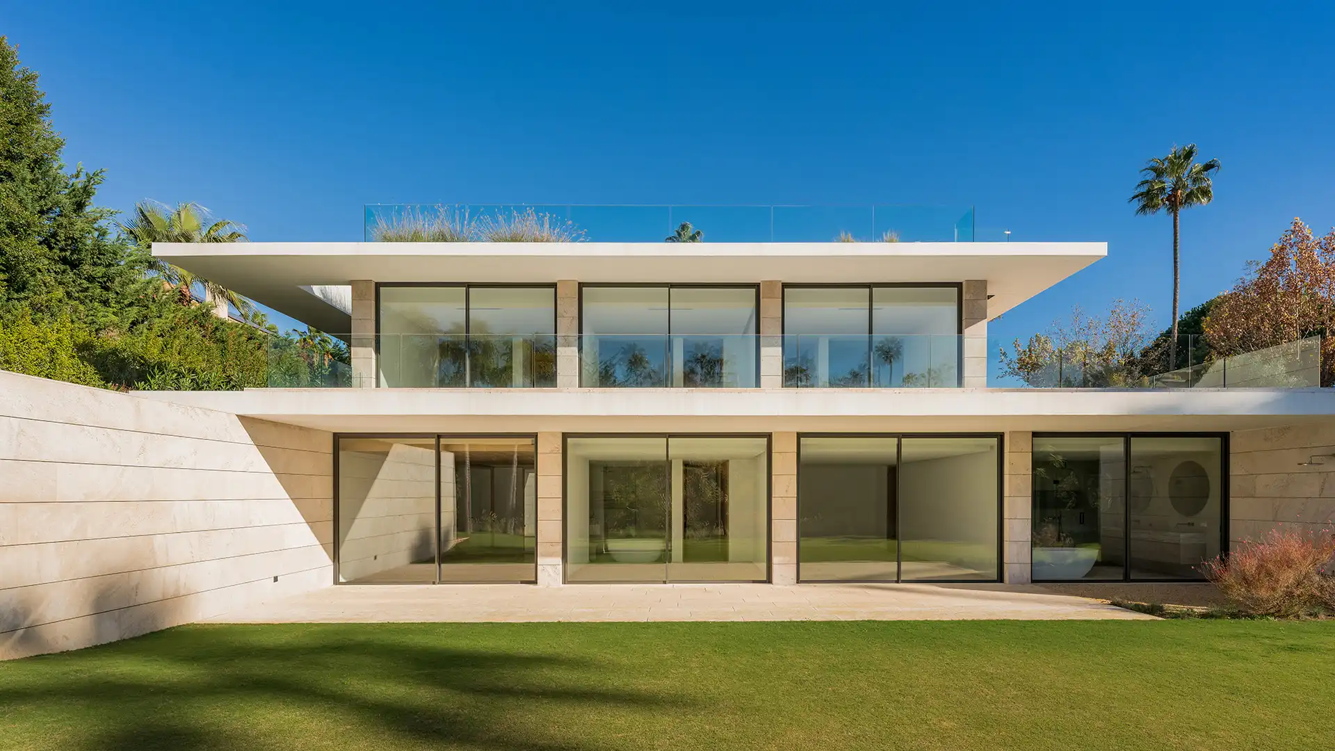 Vista exterior de Casa o chalet en venta en Sotogrande con Aire acondicionado, Calefacción y Jardín privado