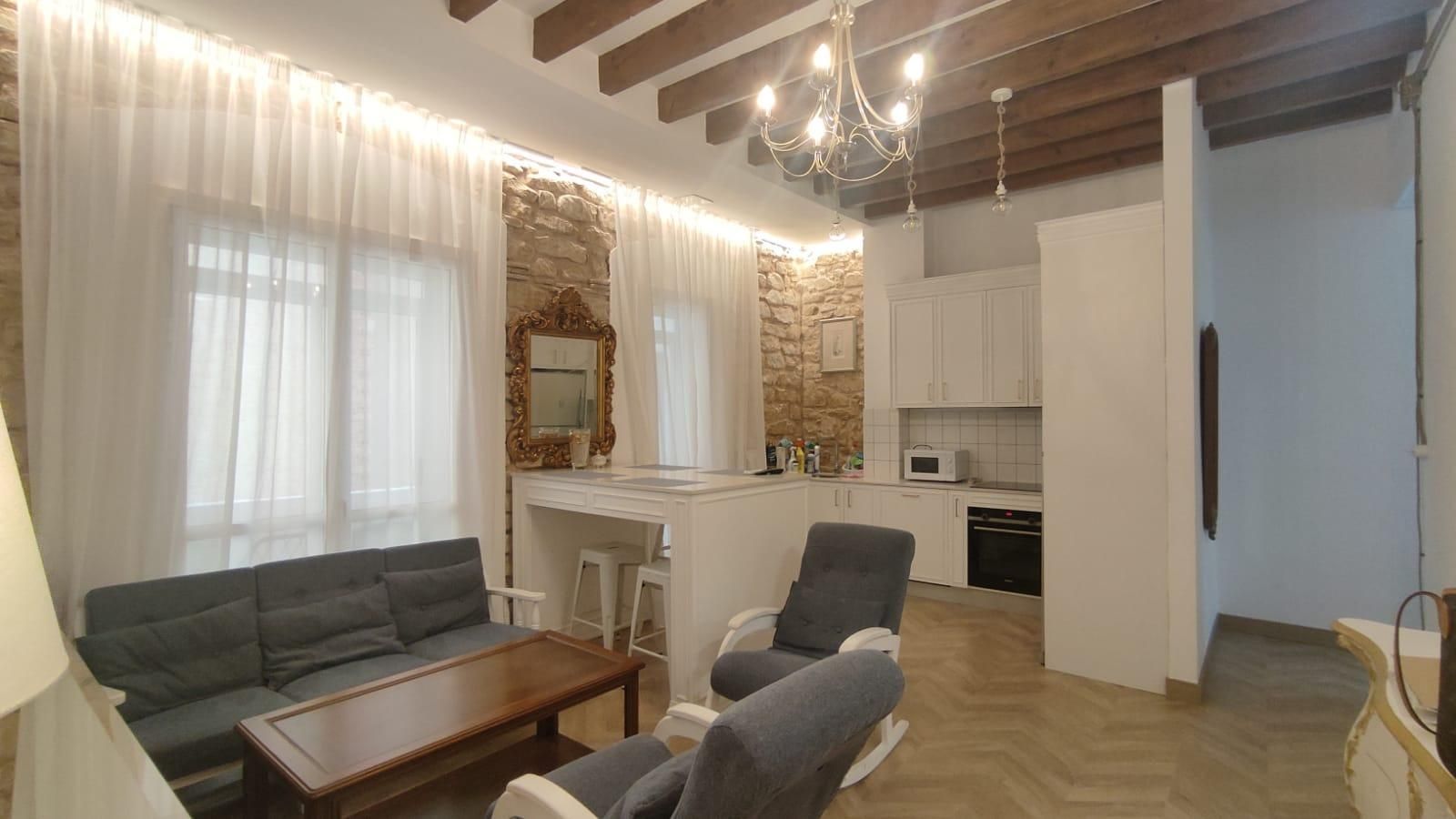 Sala d'estar de Apartament de lloguer en Alicante / Alacant amb Aire condicionat