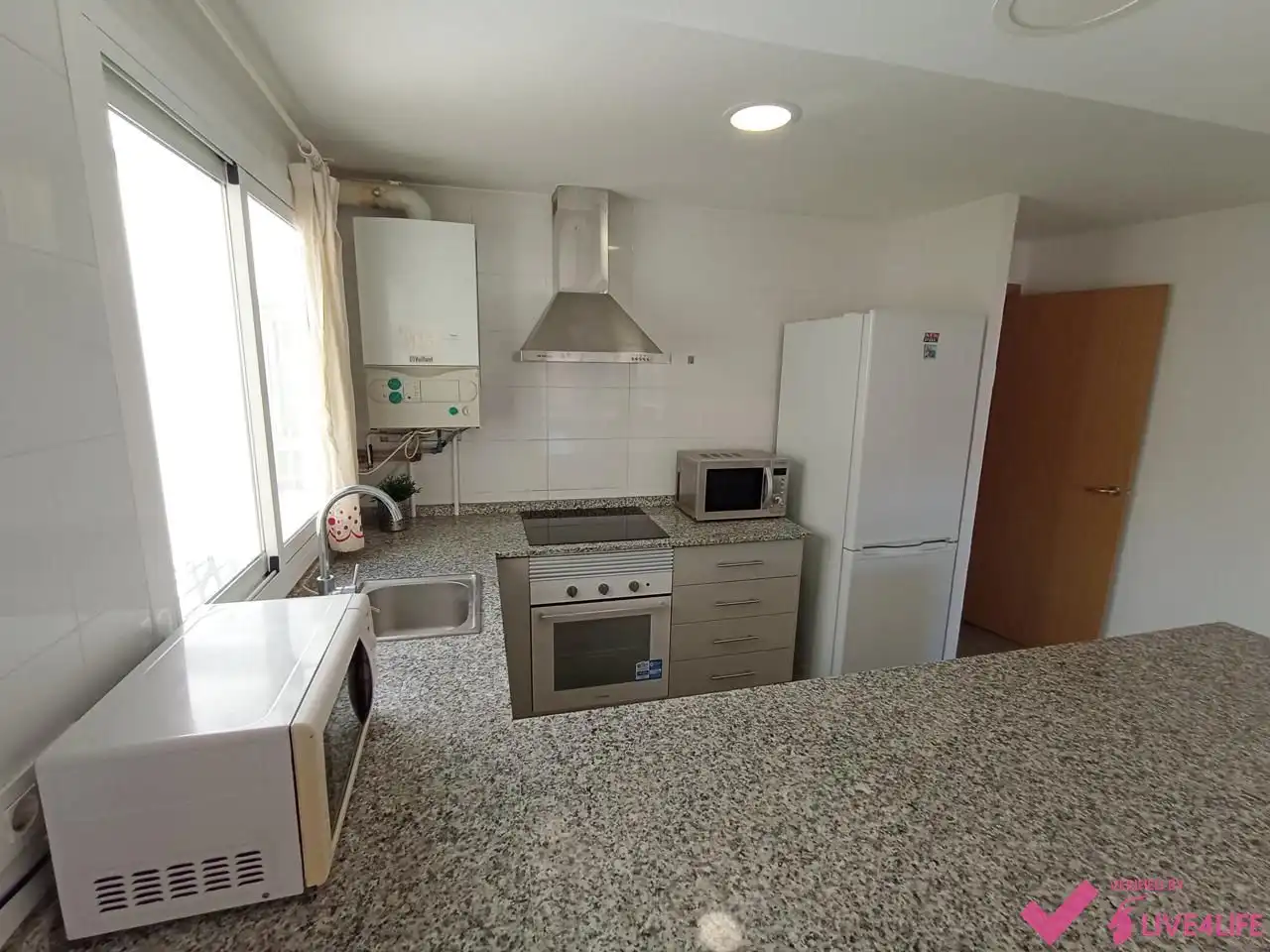 Kitchen of Flat for share in Valencia  with Heating and Furnished