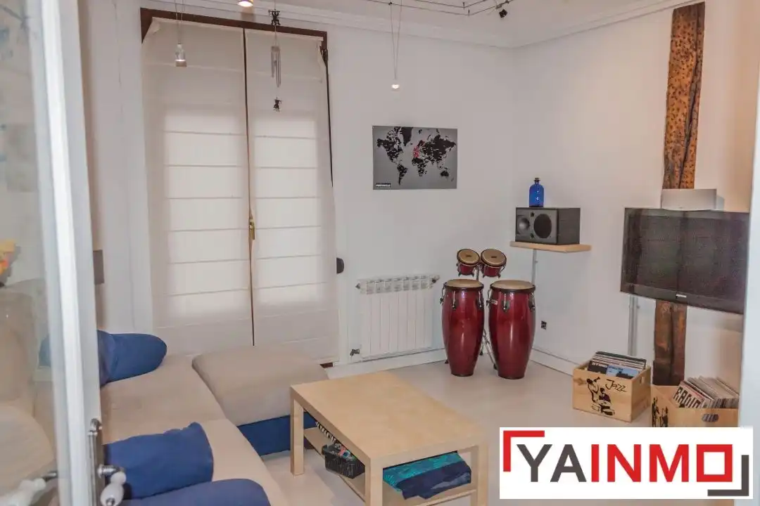 Sala de estar de Piso en venta en Vitoria - Gasteiz con Calefacción, Parquet y Balcón