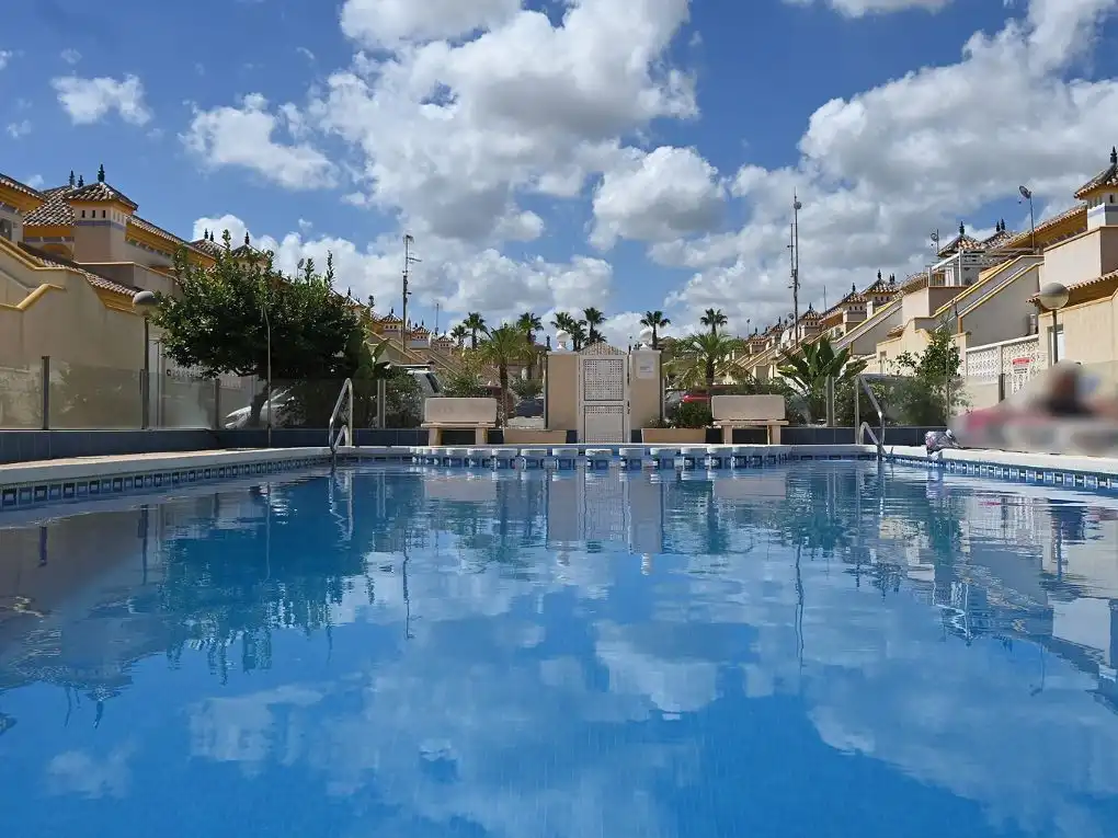 Schwimmbecken von Haus oder Chalet zur Miete in Orihuela mit Klimaanlage, Privatgarten und Parkett