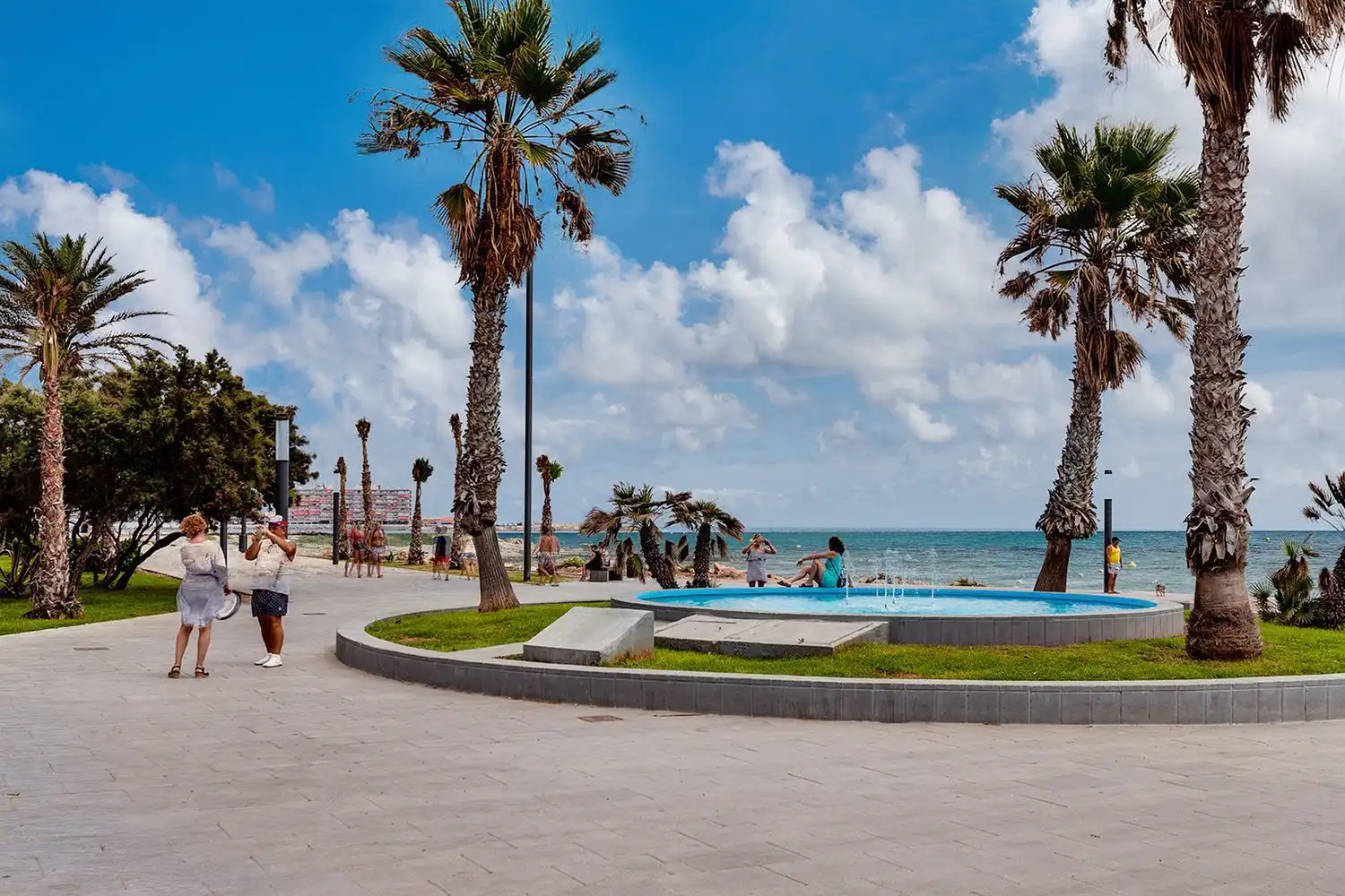 Vista exterior de Ático en venta en Torrevieja con Aire acondicionado, Terraza y Amueblado