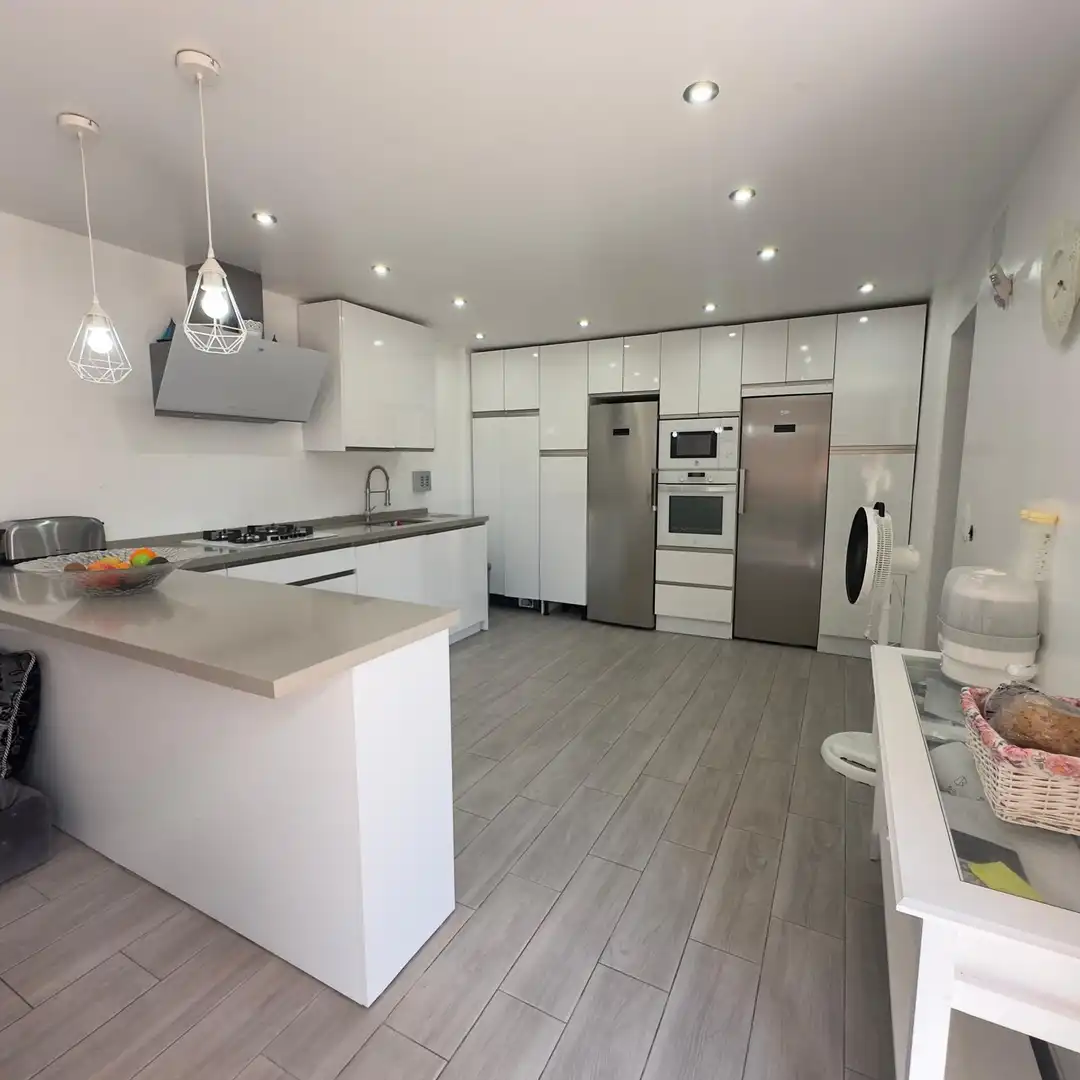 Cocina de Piso en venta en La Línea de la Concepción