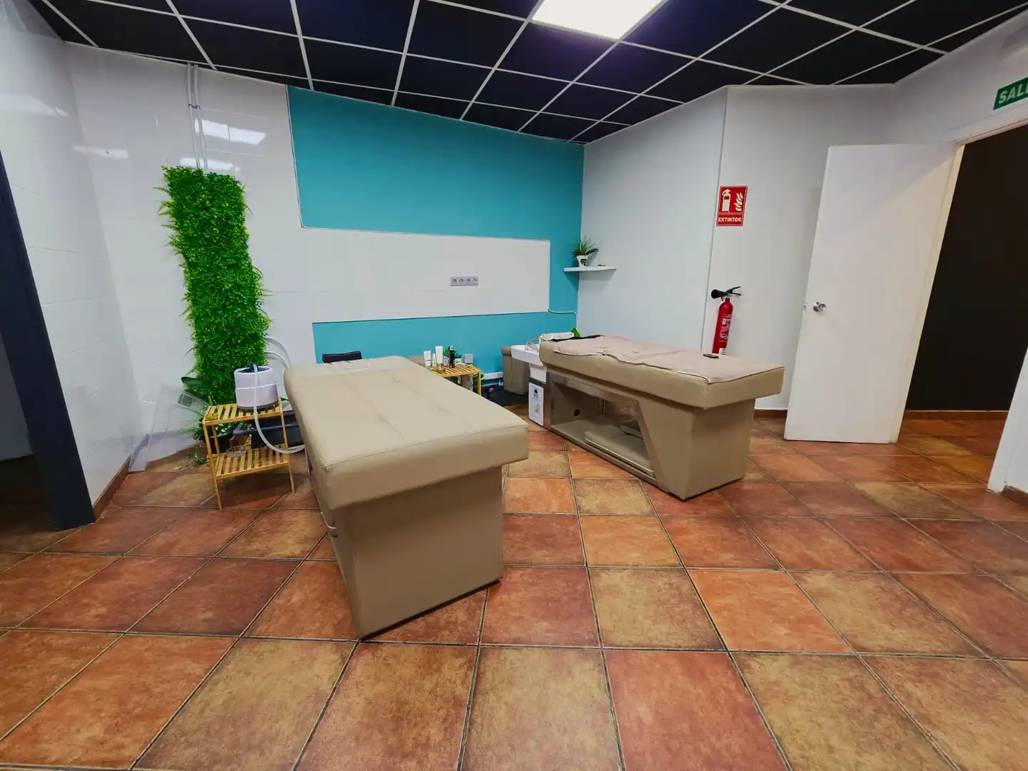 Business premises for transfer in Carrer de Ramon J. Sender, imagen 26