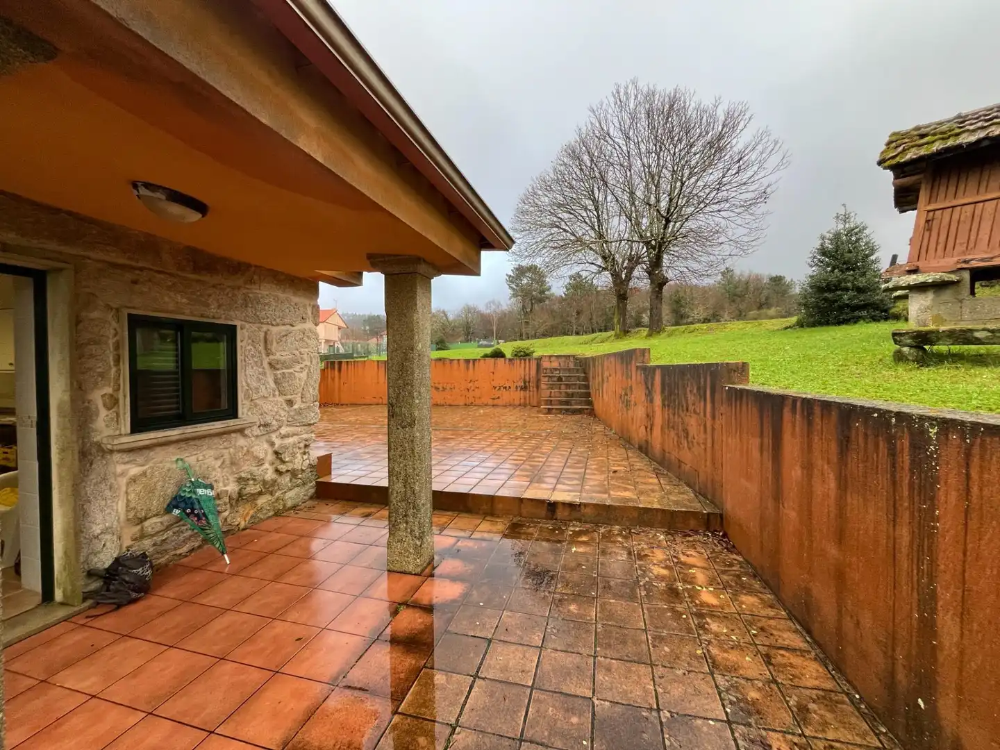 Terrassa de Casa o xalet en venda en Covelo amb Calefacció, Jardí privat i Traster