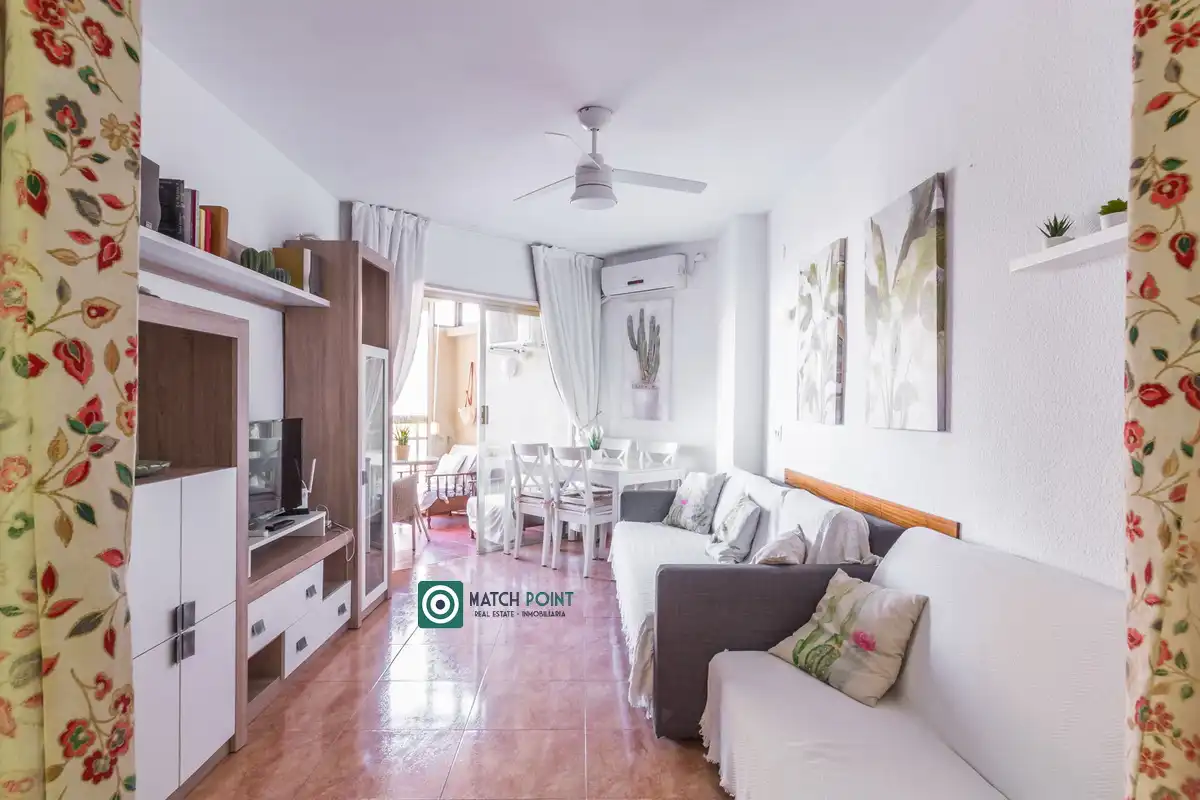 Sala de estar de Apartamento de alquiler en Almuñécar con Amueblado