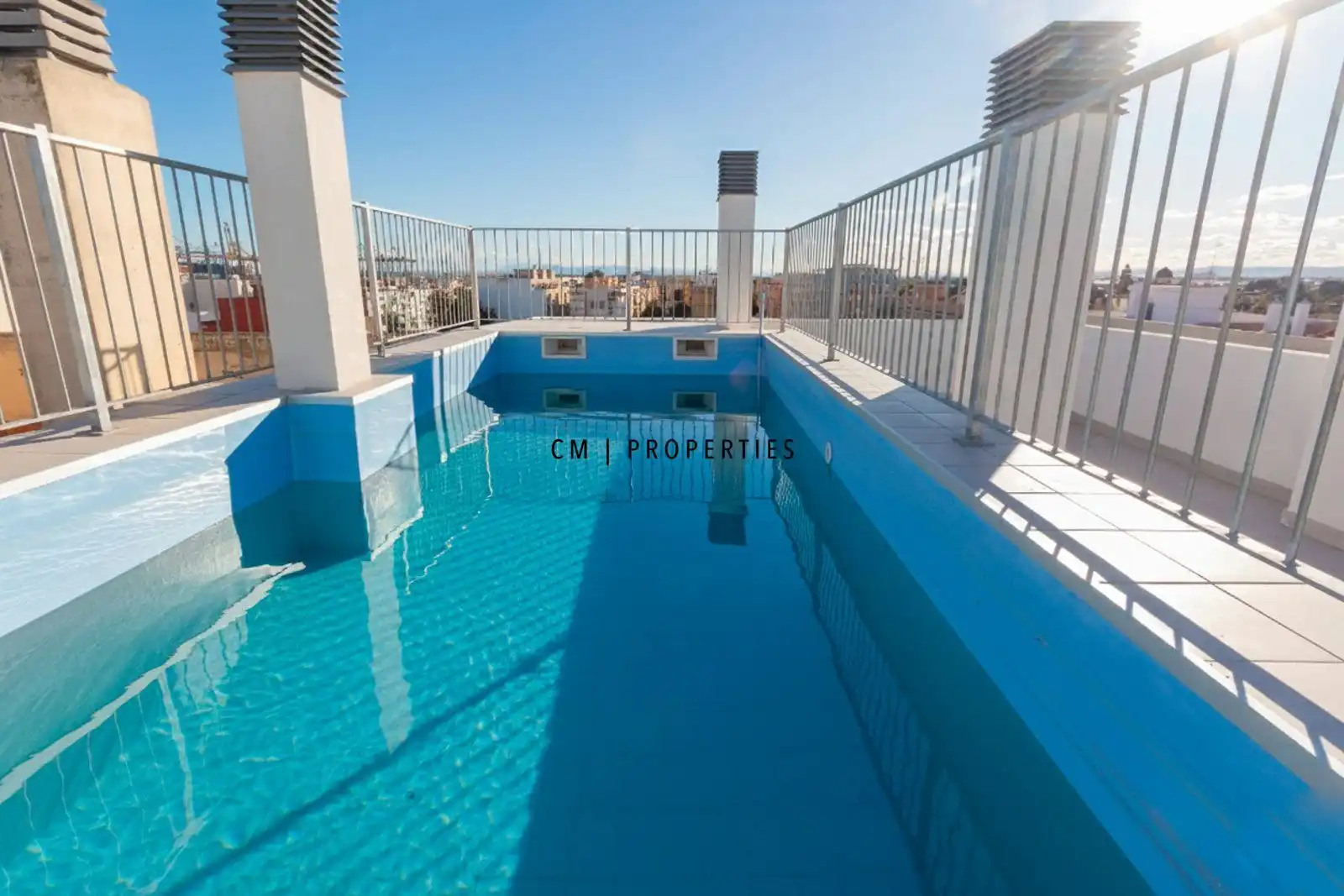 Schwimmbecken von Wohnung zur Miete in Valencia mit Terrasse, Abstellraum und Schwimmbad