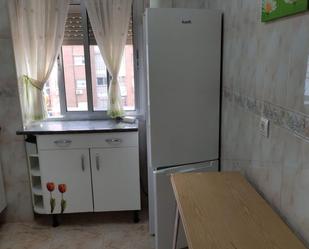 Cuina de Pis de lloguer en  Sevilla Capital amb Aire condicionat i Moblat