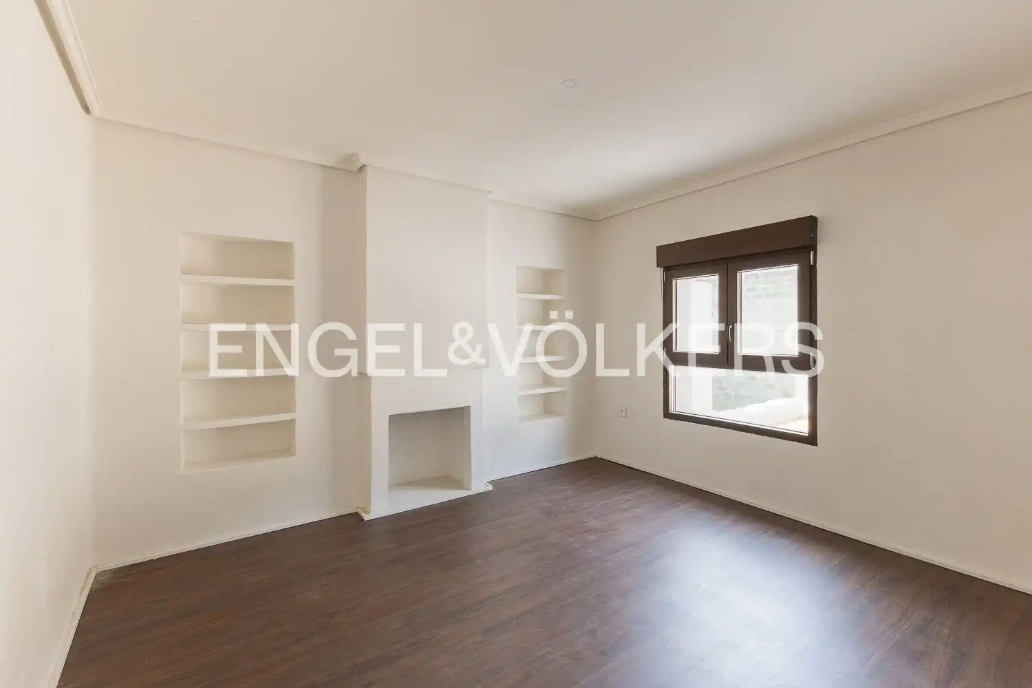 Sala de estar de Casa adosada en venta en Náquera con Calefacción, Parquet y Terraza
