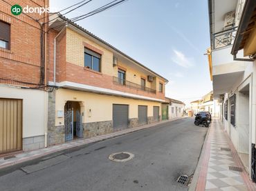 Maison mitoyenne avec balcon à vendre à Calle SAN PABLO