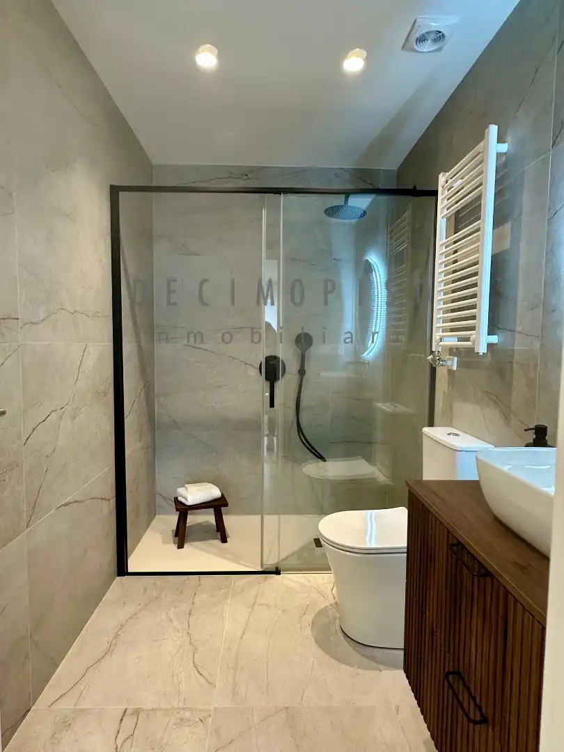 Baño de Piso en venta en Donostia - San Sebastián  con Calefacción y Terraza