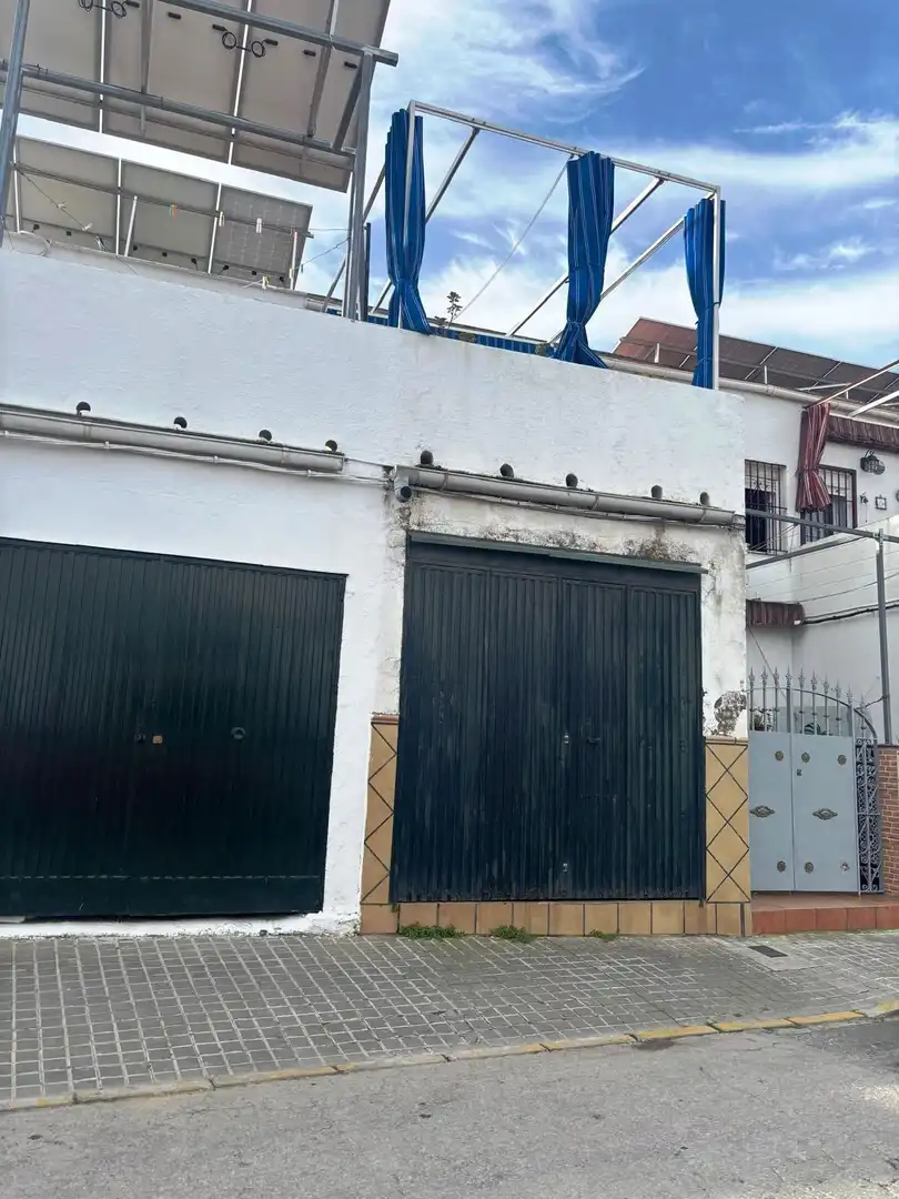Vista exterior de Garatge en venda en Valencina de la Concepción