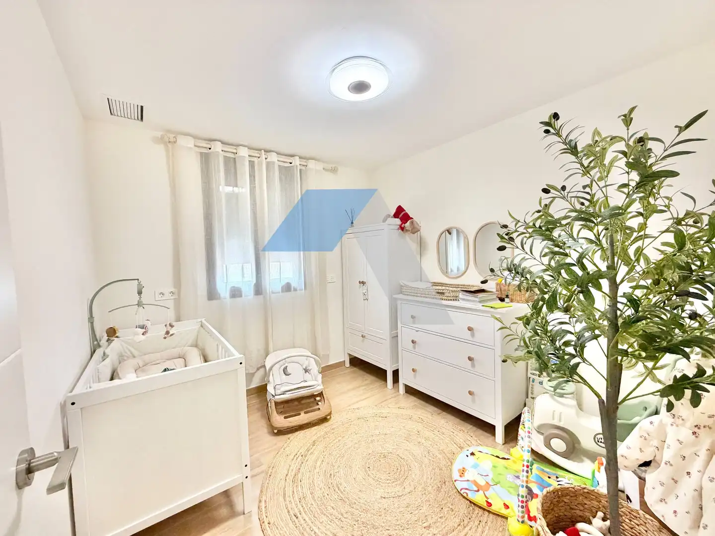 Dormitori de Casa o xalet en venda en San Vicente del Raspeig / Sant Vicent del Raspeig amb Jardí privat