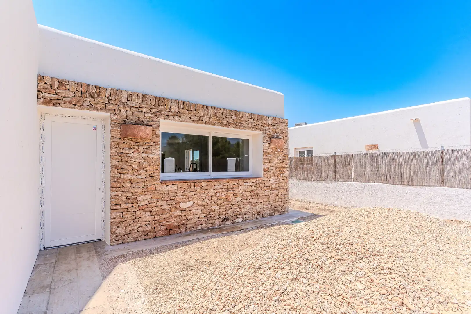 Außenansicht von Haus oder Chalet zum Verkauf in L'Ametlla de Mar  mit Klimaanlage, Heizung und Privatgarten