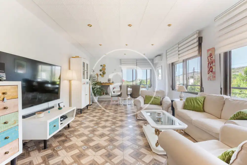 Sala de estar de Casa o chalet en venta en Chiva con Aire acondicionado, Calefacción y Jardín privado