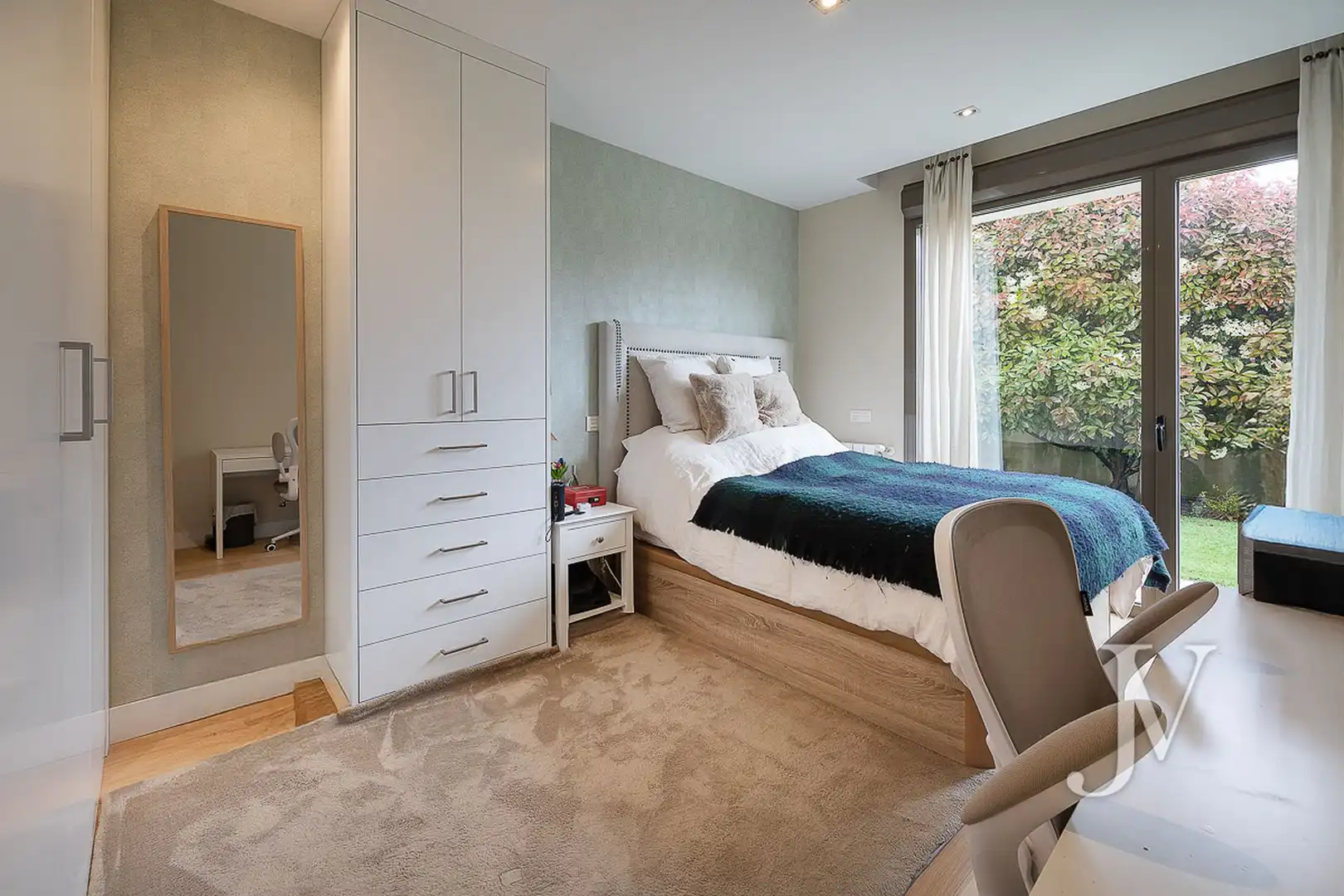 Bedroom of Houses for sale in Madrid  with Air Conditioner, Heating and Private garden