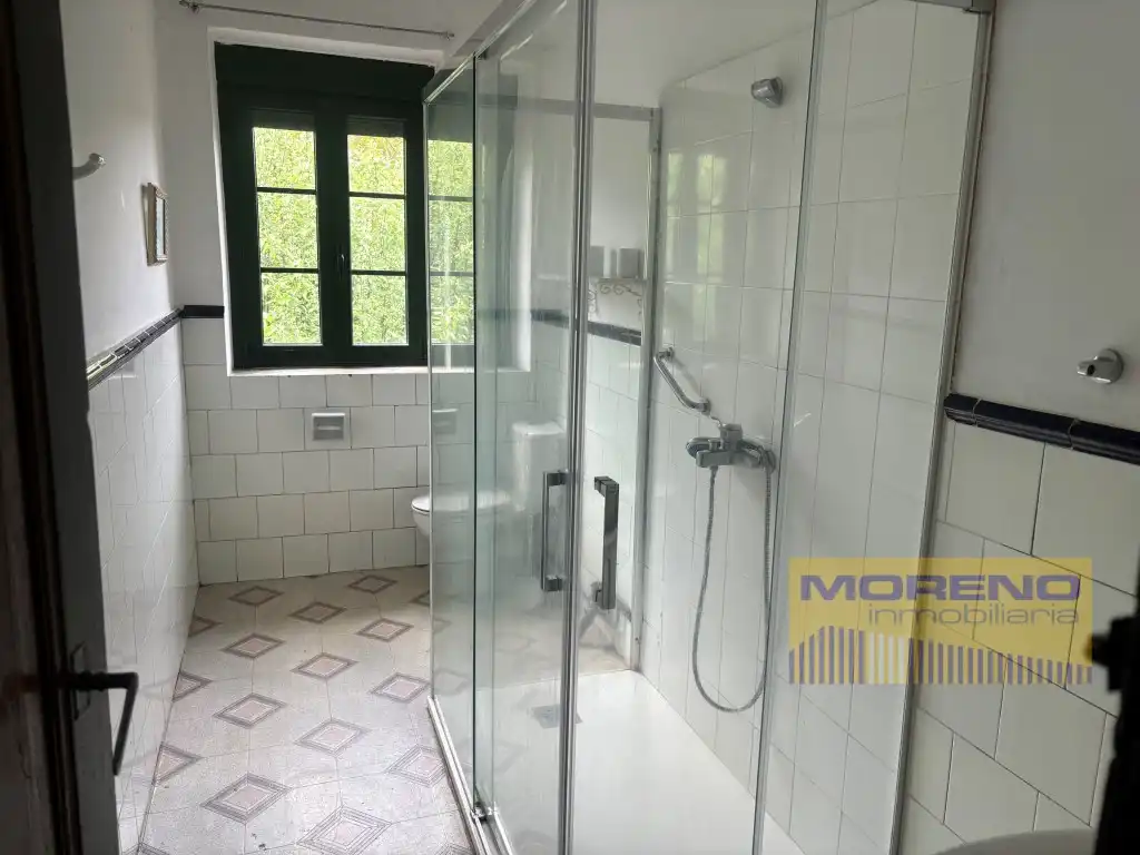 Baño de Finca rústica en venta en Sarria