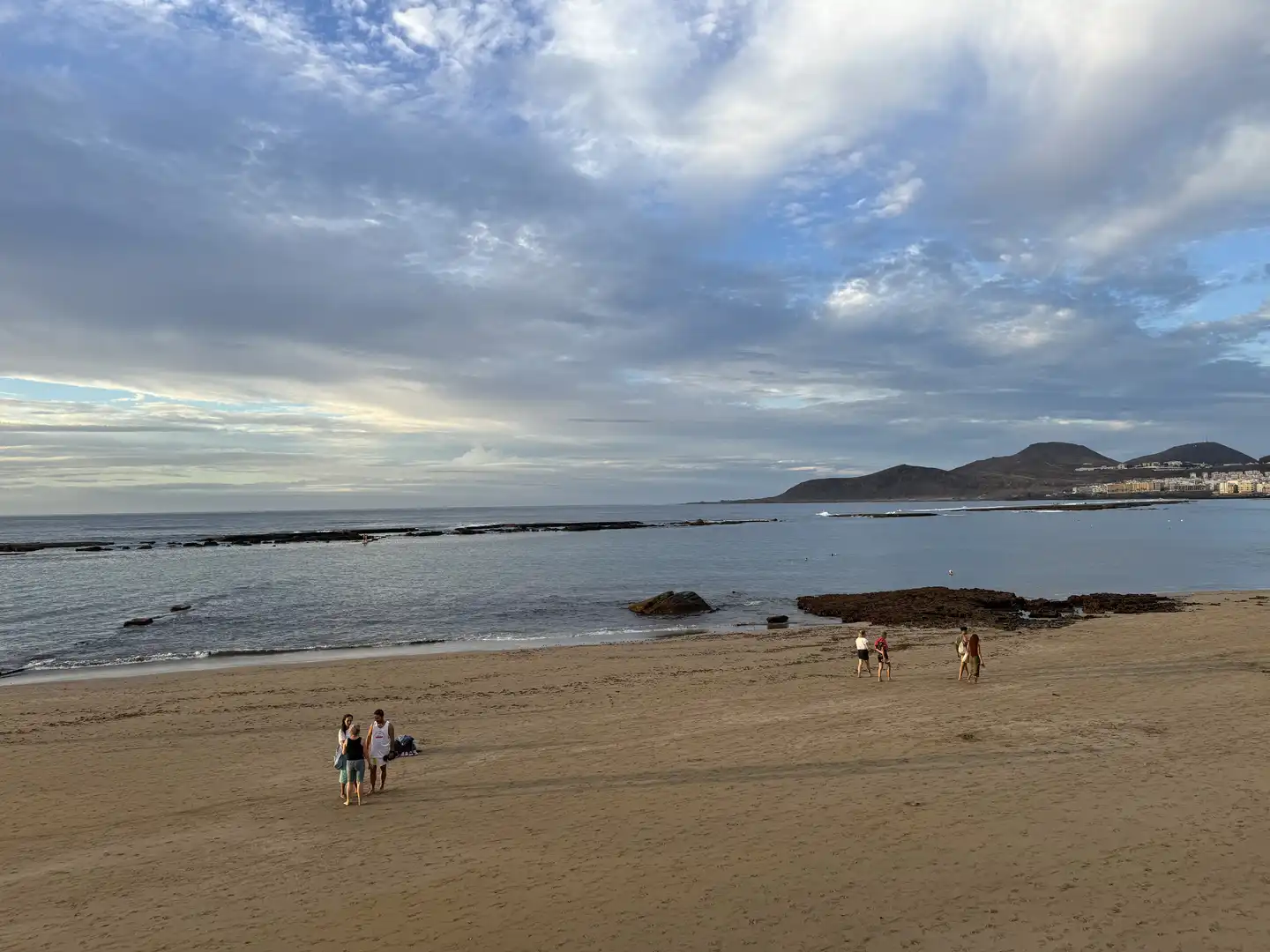 Vista exterior de Apartament en venda en Las Palmas de Gran Canaria amb Aire condicionat, Moblat i Forn