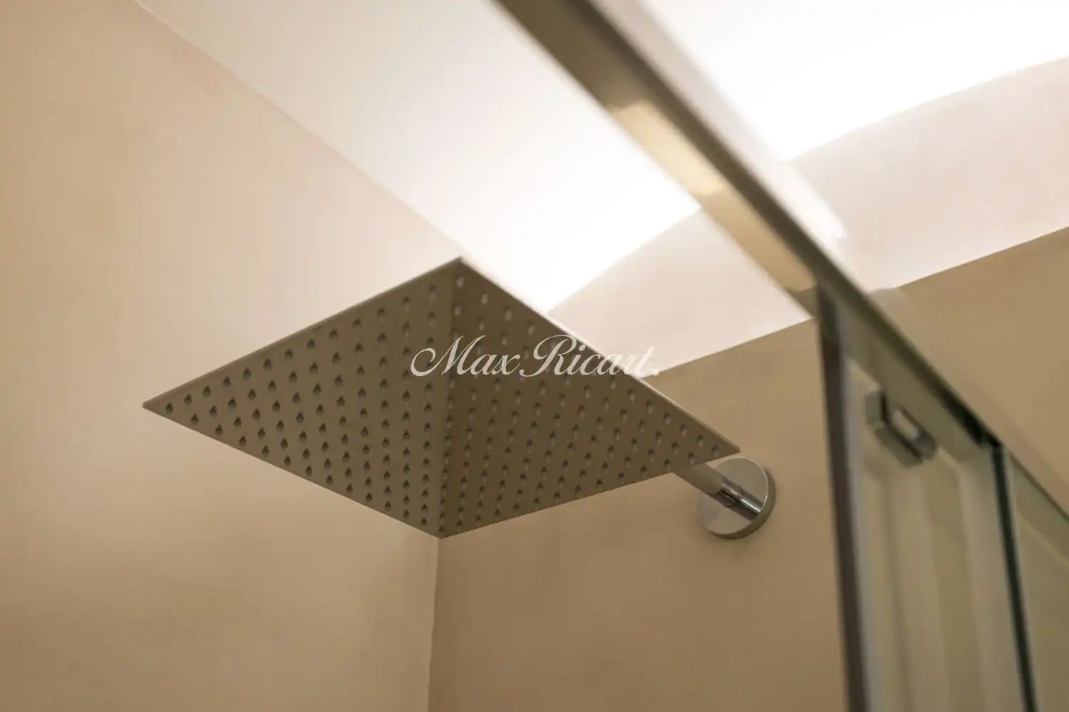 Bathroom of Flat for sale in Barcelona  with Air Conditioner, Heating and Balcony
