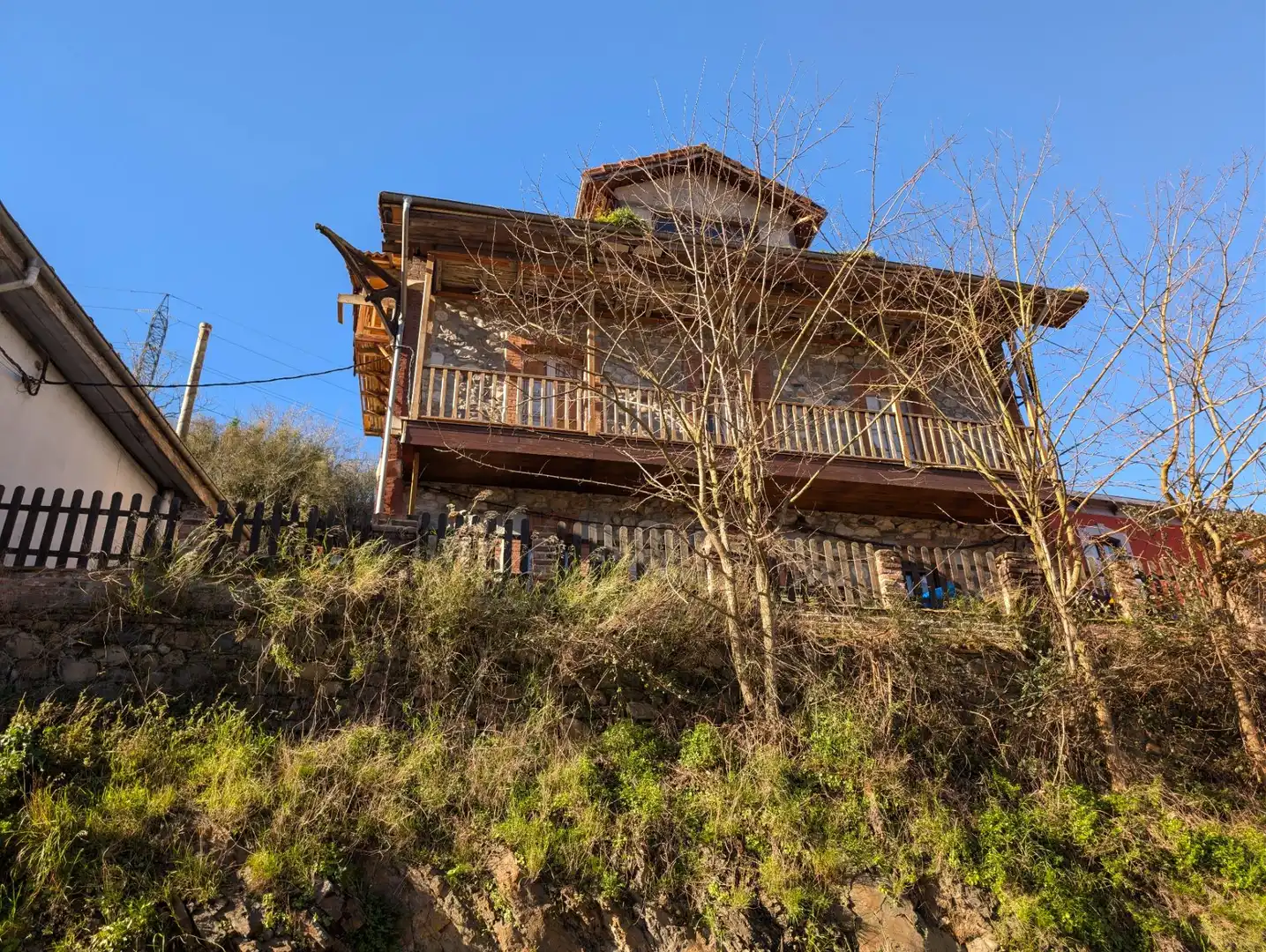 Vista exterior de Casa o chalet en venta en Mieres (Asturias) con Terraza, Trastero y Balcón