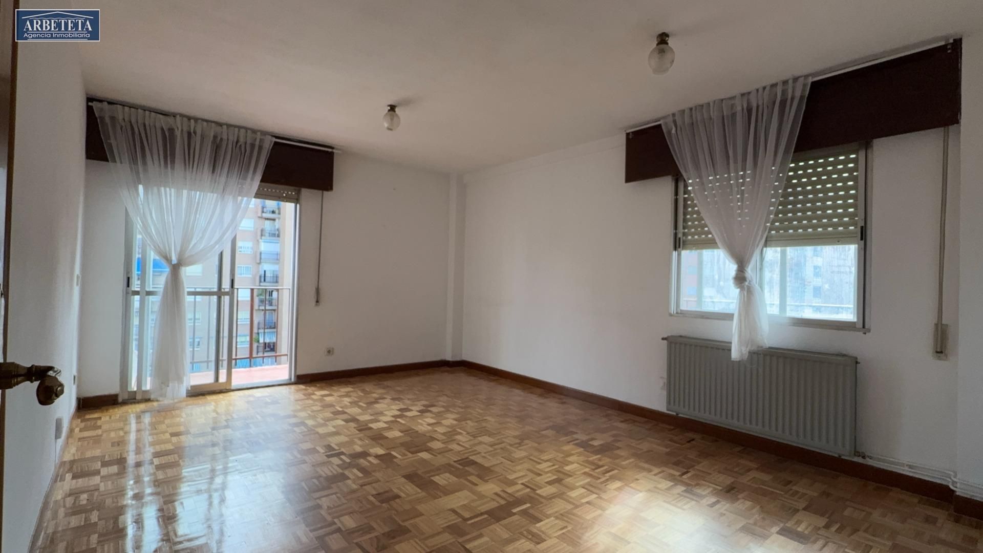 Sala d'estar de Pis en venda en Guadalajara Capital amb Calefacció i Terrassa