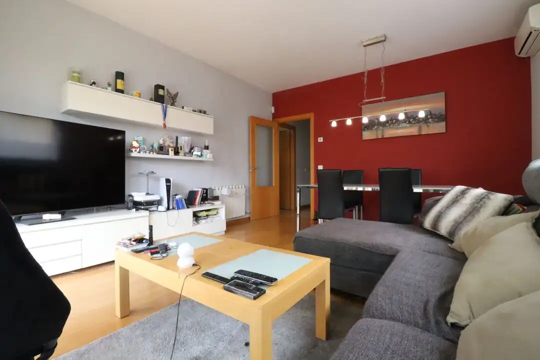 Sala d'estar de Pis en venda en Canovelles amb Aire condicionat, Calefacció i Jardí privat