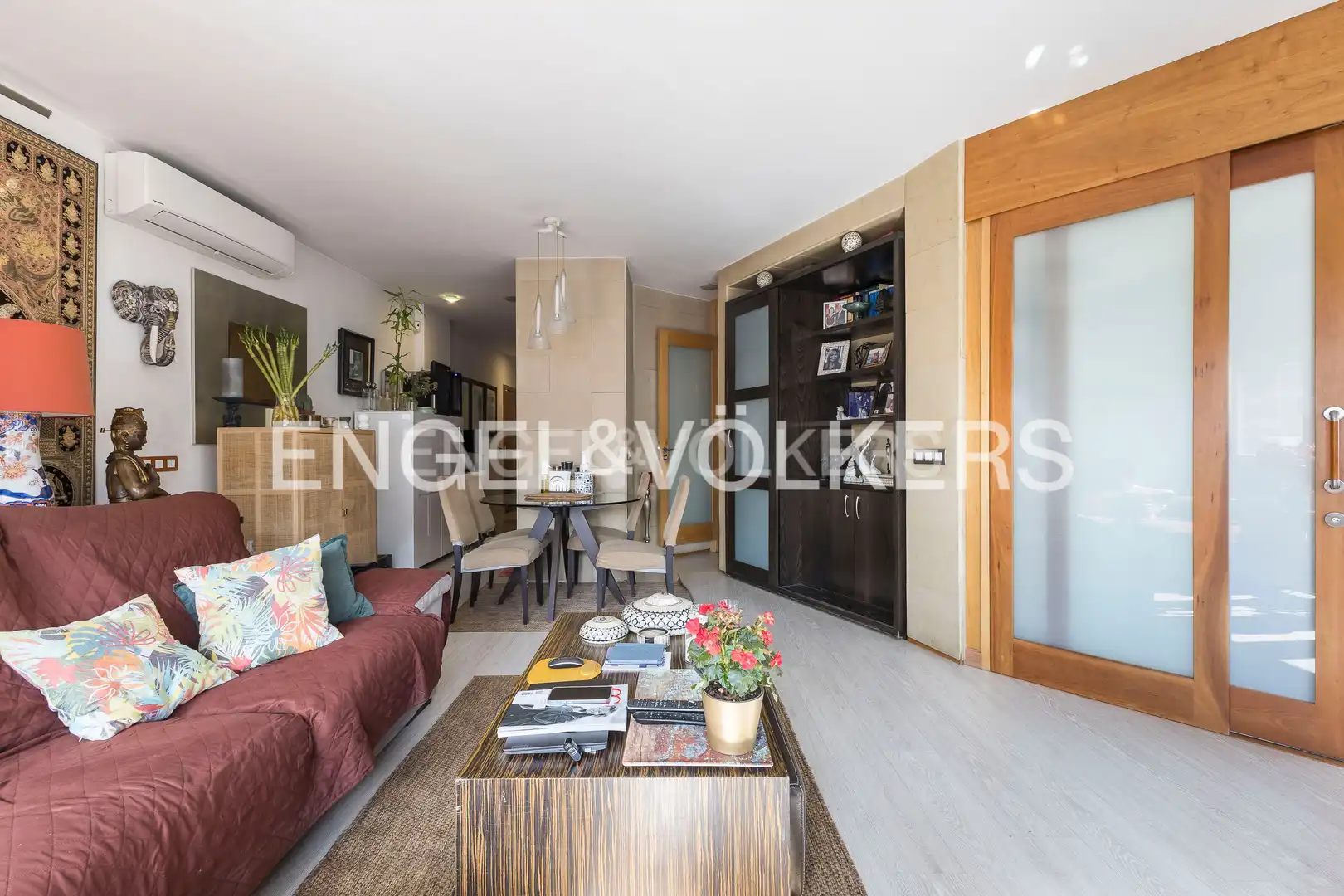 Living room of Flat for sale in Madrid  with Air Conditioner, Heating and Parquet flooring