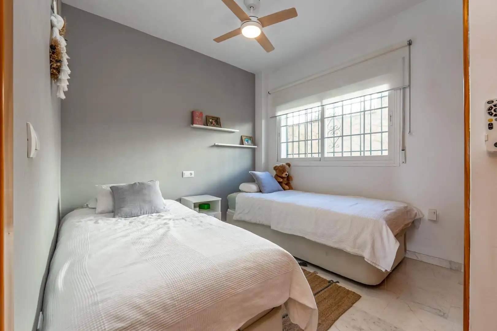 Habitación de Apartamento en venta en Almuñécar con Jardín privado, Terraza y Piscina comunitaria