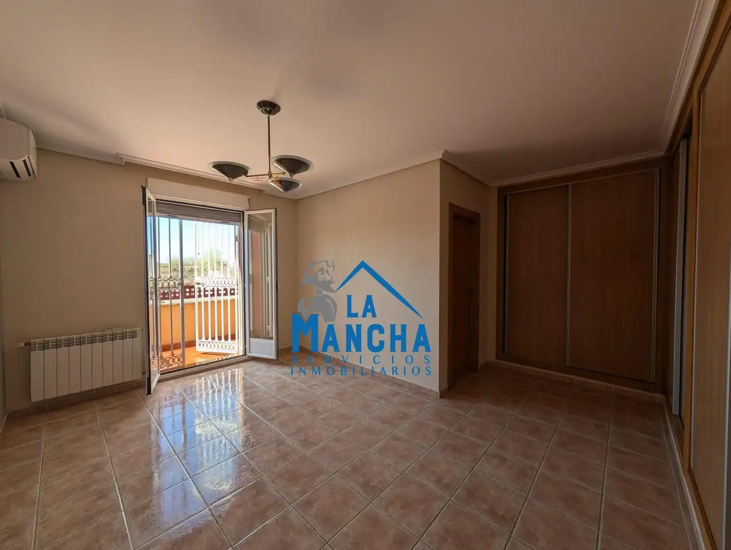 Living room of Detached homes for sale in La Gineta  with Heating, Terrace and Balcony