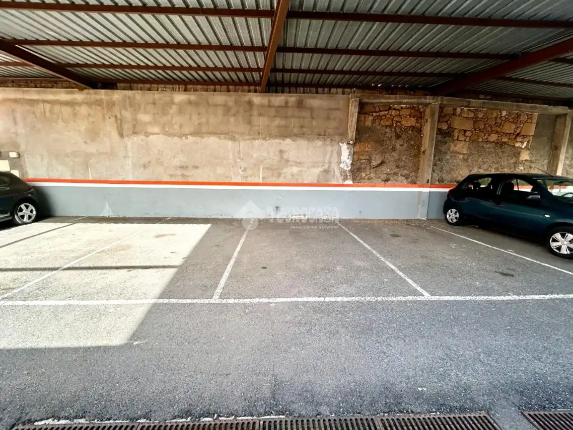 Parkplatz von Garage zum Verkauf in Arafo