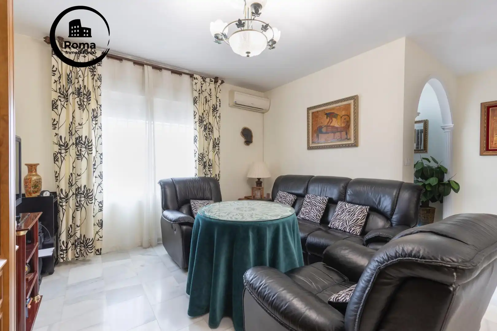 Wohnzimmer von Einfamilien-Reihenhaus zum Verkauf in Vegas del Genil mit Klimaanlage, Heizung und Terrasse