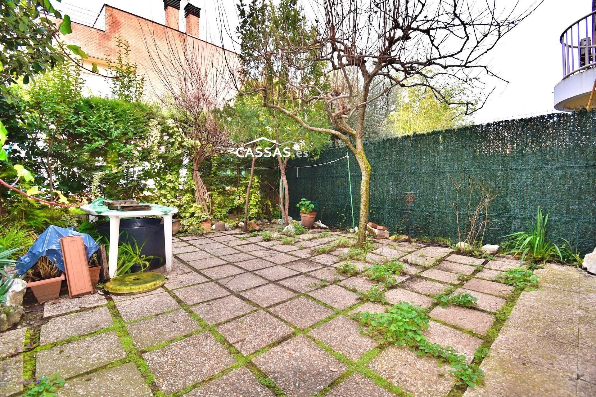 Jardí de Casa adosada en venda en Torrejón de Ardoz amb Calefacció, Parquet i Terrassa