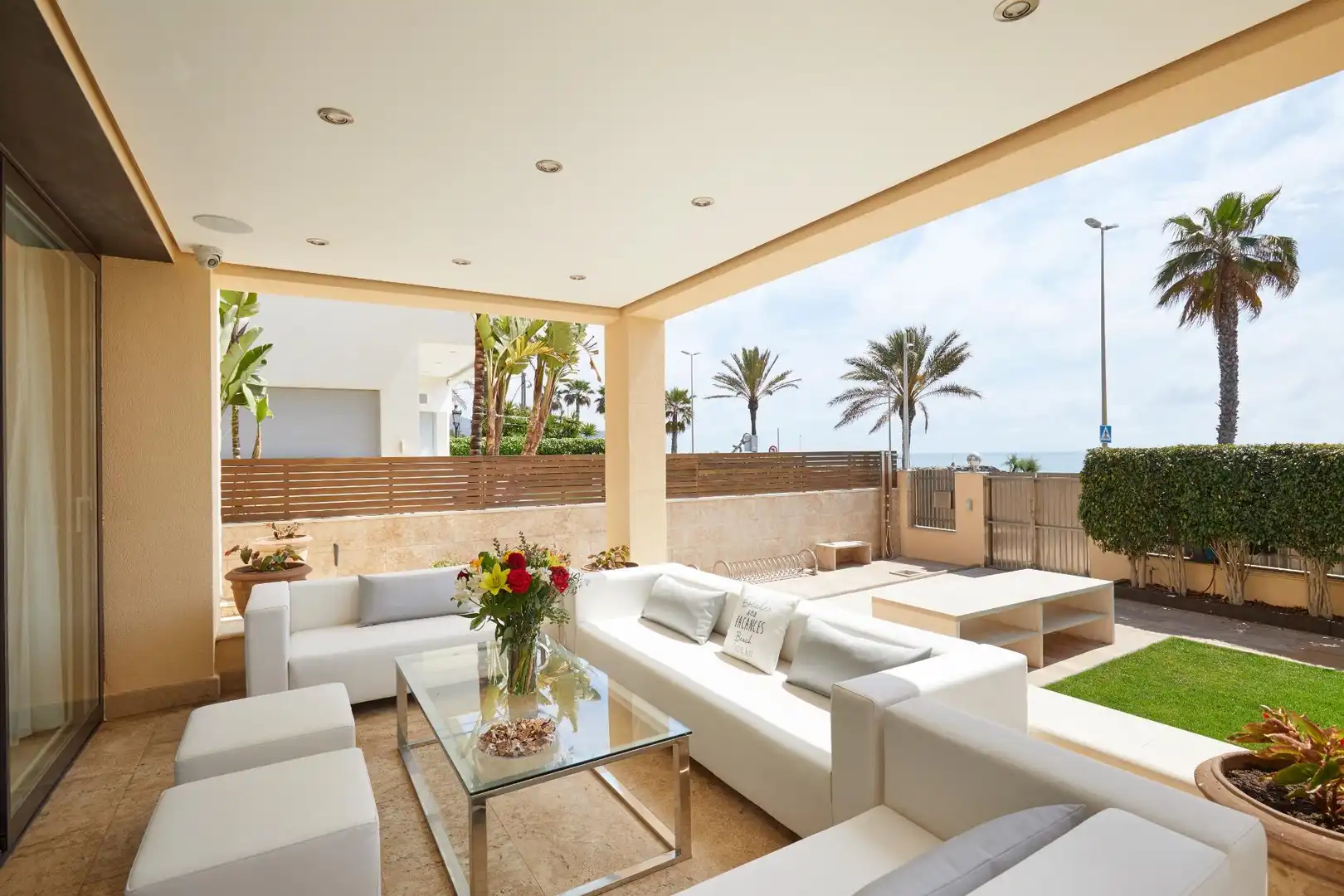 Terrassa de Casa o xalet en venda en Sitges amb Aire condicionat, Calefacció i Jardí privat
