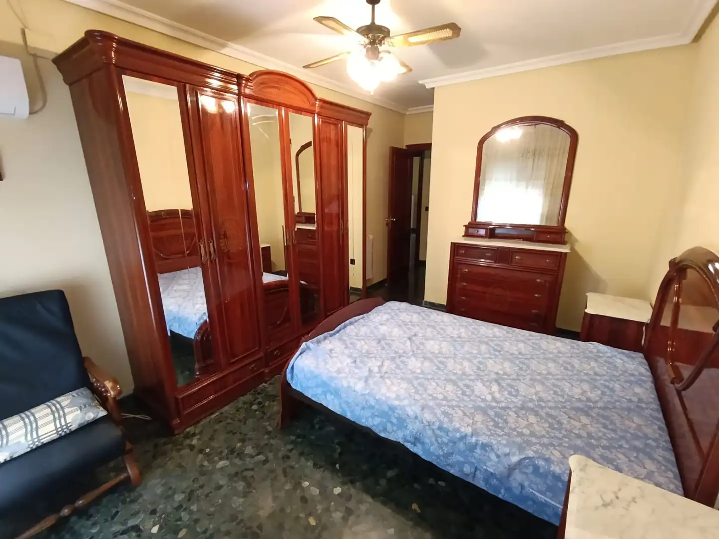 Habitación de Piso en venta en Linares con Aire acondicionado y Piscina comunitaria