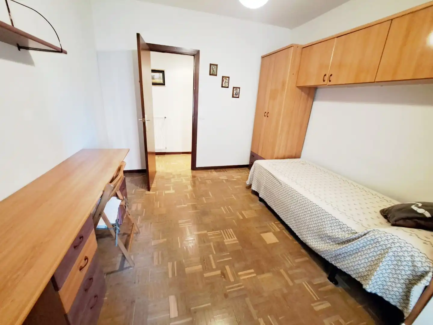 Dormitori de Pis en venda en Vitoria - Gasteiz amb Calefacció, Parquet i Terrassa