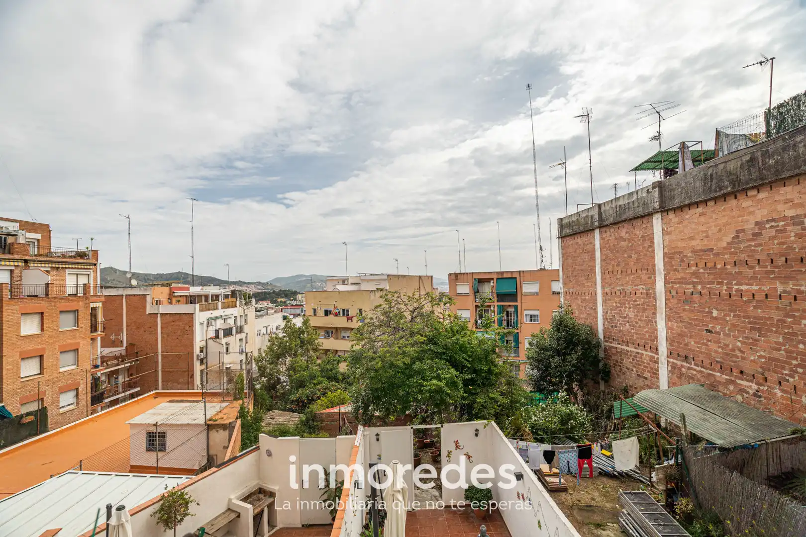 Exterior view of Flat for sale in Barcelona  with Oven and Balcony