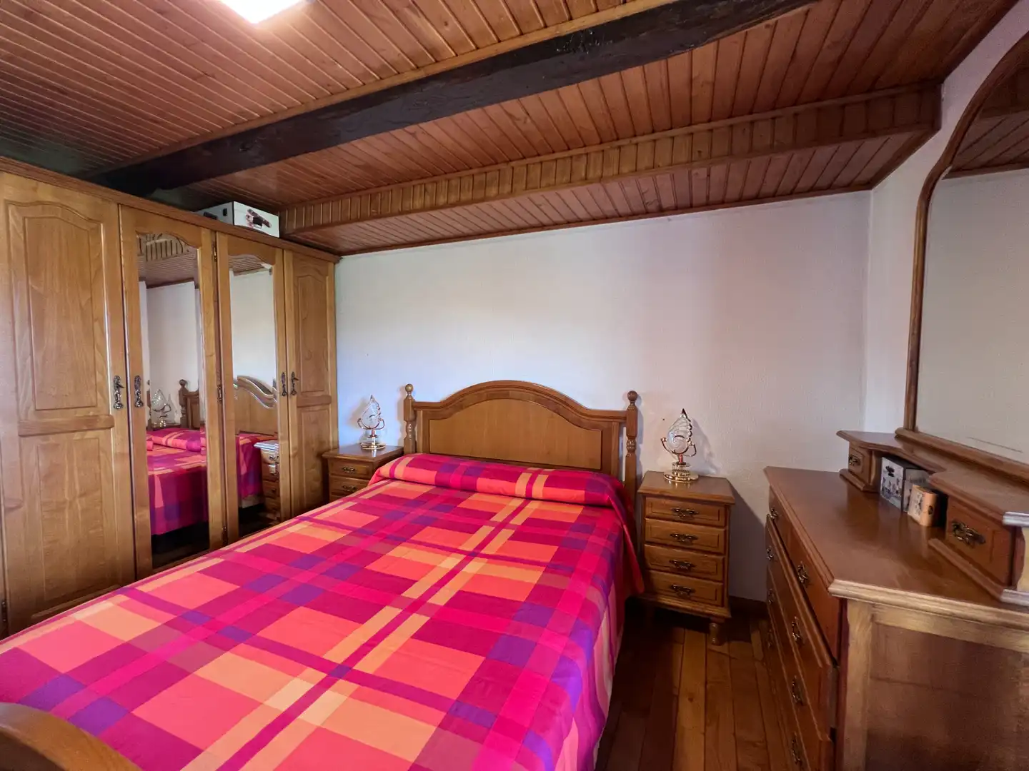 Dormitori de Finca rústica en venda en Sena amb Calefacció, Parquet i Terrassa