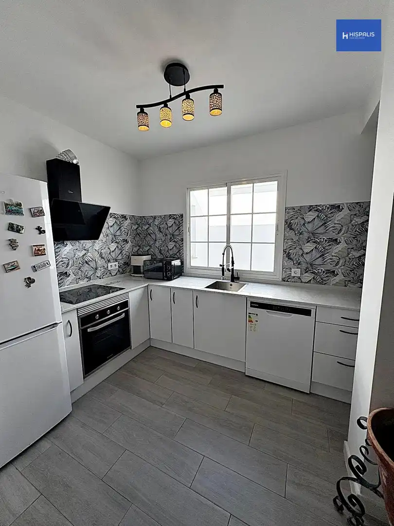 Kitchen of Flat for sale in Sevilla  with Air Conditioner