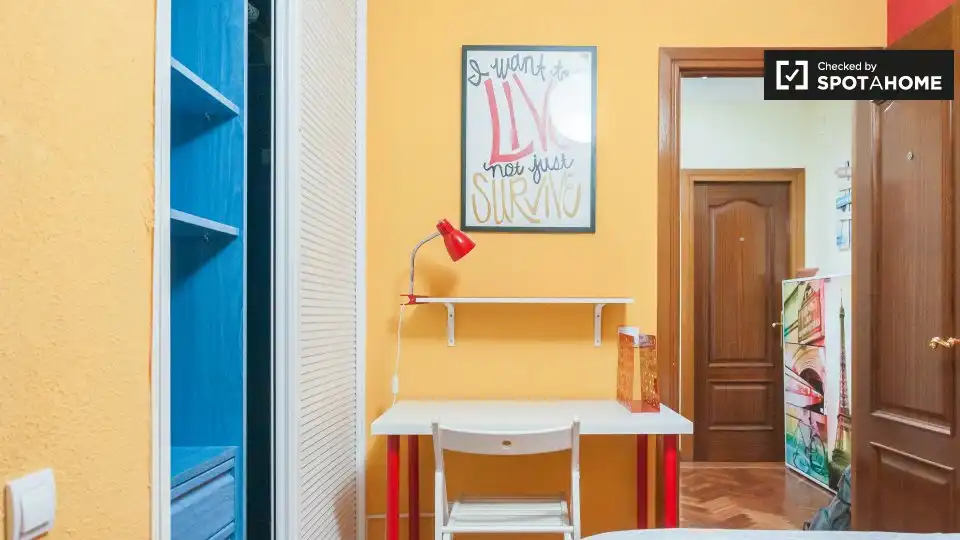 Habitación de Piso de alquiler en Alcalá de Henares con Aire acondicionado, Calefacción y Amueblado