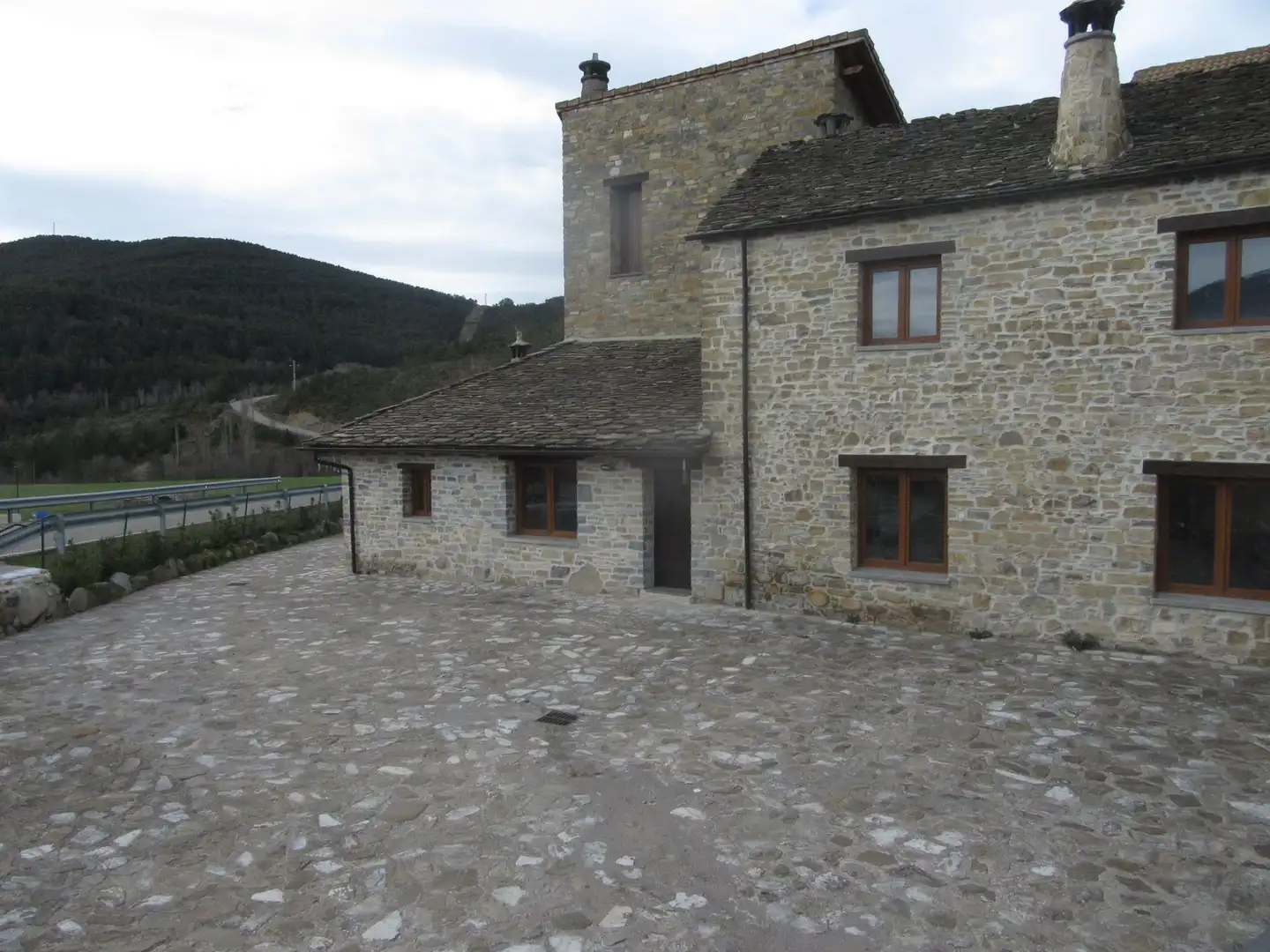 Vista exterior de Casa o chalet en venta en Castiello de Jaca con Calefacción, Jardín privado y Terraza