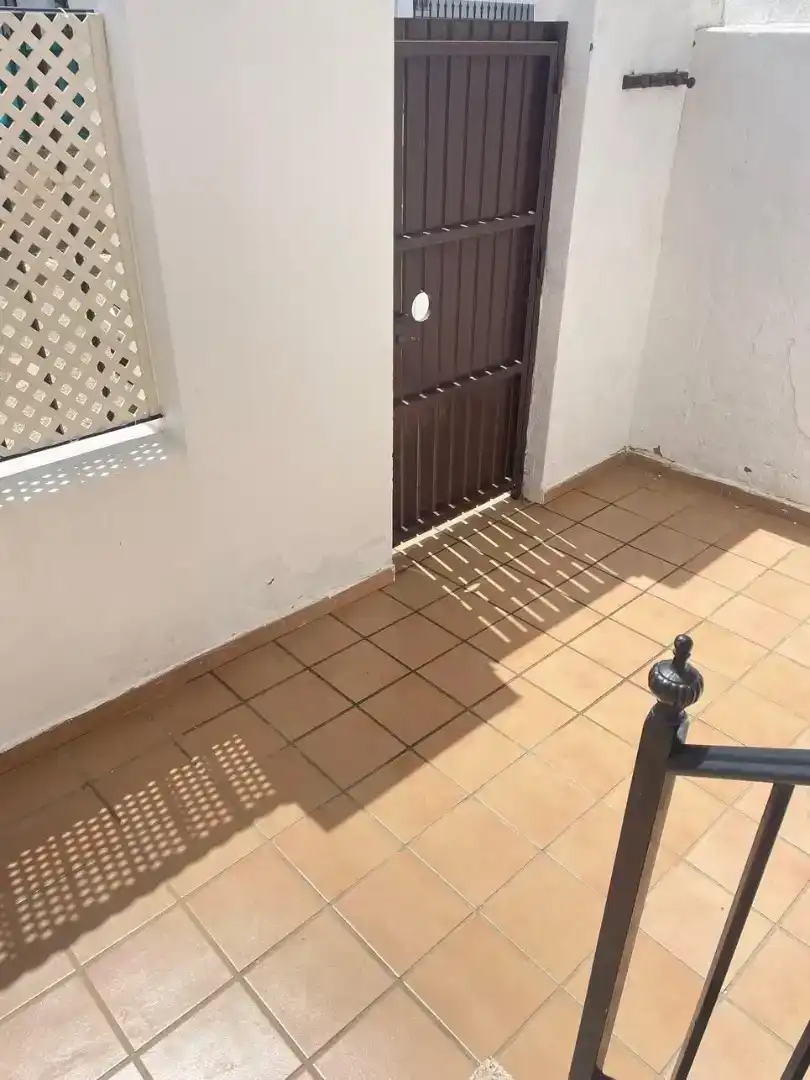 Terrassa de Pis de lloguer en Chipiona amb Aire condicionat, Moblat i Rentadora
